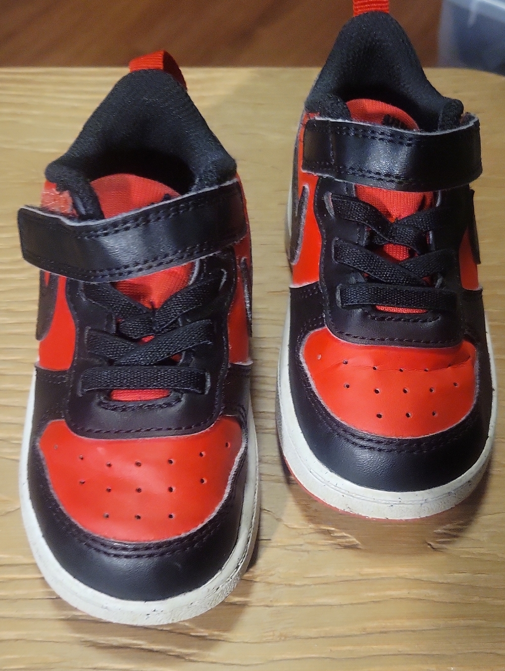 Nike Kids Black and Red Velcro Low-Top Sneakers